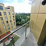 Super Mcr 1 Bed Apt + Balcony